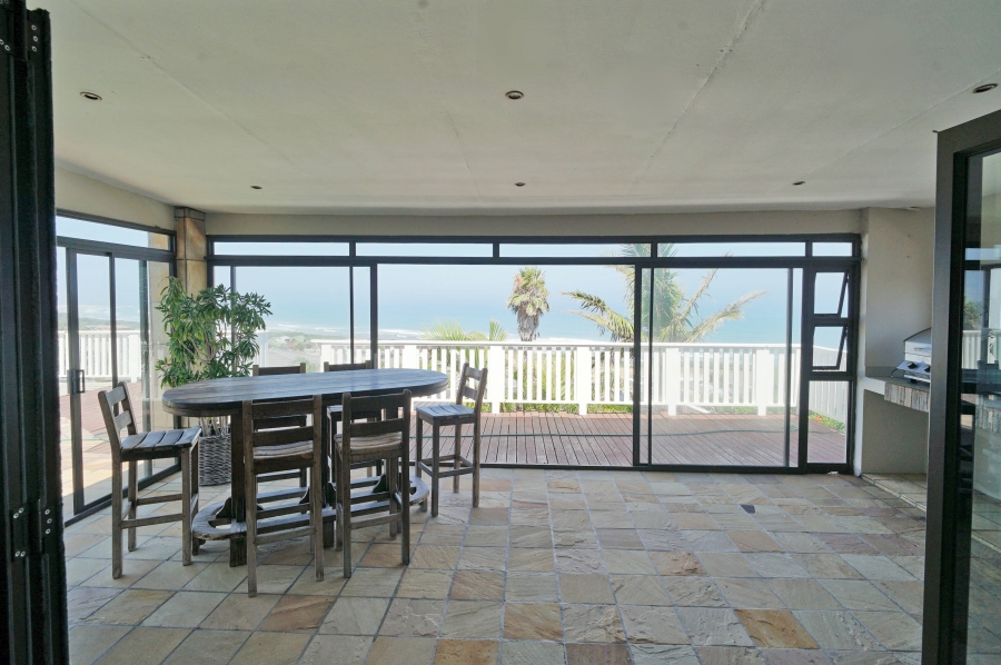 4 Bedroom Property for Sale in Winterstrand Eastern Cape